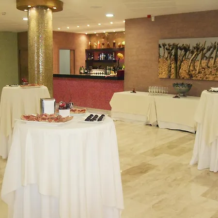 Fonda Neus * Sant Sadurní dʼAnoia