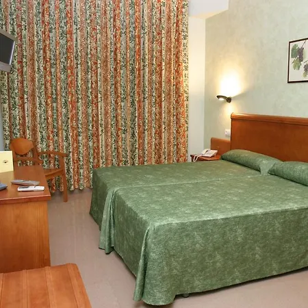 Hotel Fonda Neus Sant Sadurní dʼAnoia